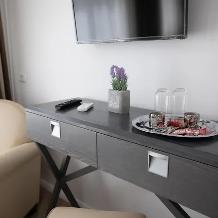 Aparthotel Urban 7 4*