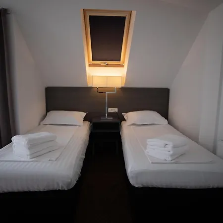 Urban 7 公寓式酒店