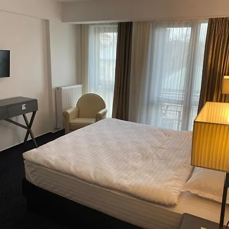 公寓式酒店 Urban 7 布加勒斯特