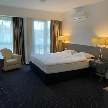 Urban 7 شقة فندقية بوخارست