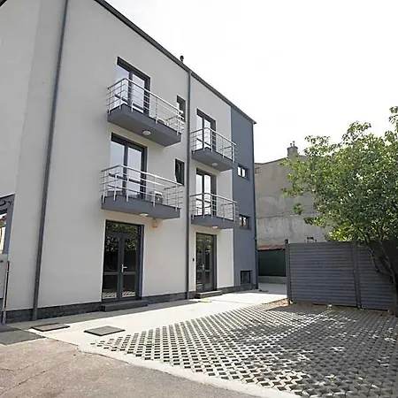 Aparthotel Urban 7 4*