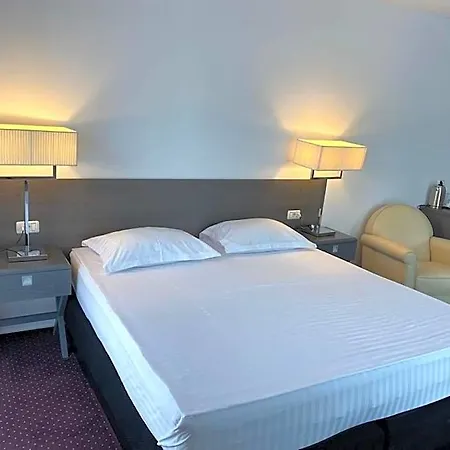 Aparthotel Urban 7