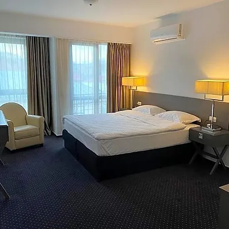 Aparthotel Urban 7