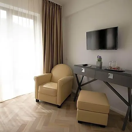 Aparthotel Urban 7