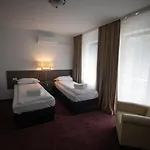 Urban 7 Aparthotel