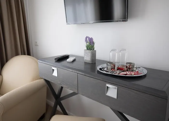 Ξενοδοχείο με διαμερίσματα Urban 7 4*